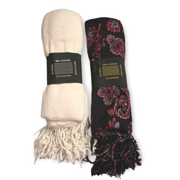 2 Pashmina Style Shawl by Ashley Cooper White And Floral Print Fringe Giftable - Picture 4 of 5